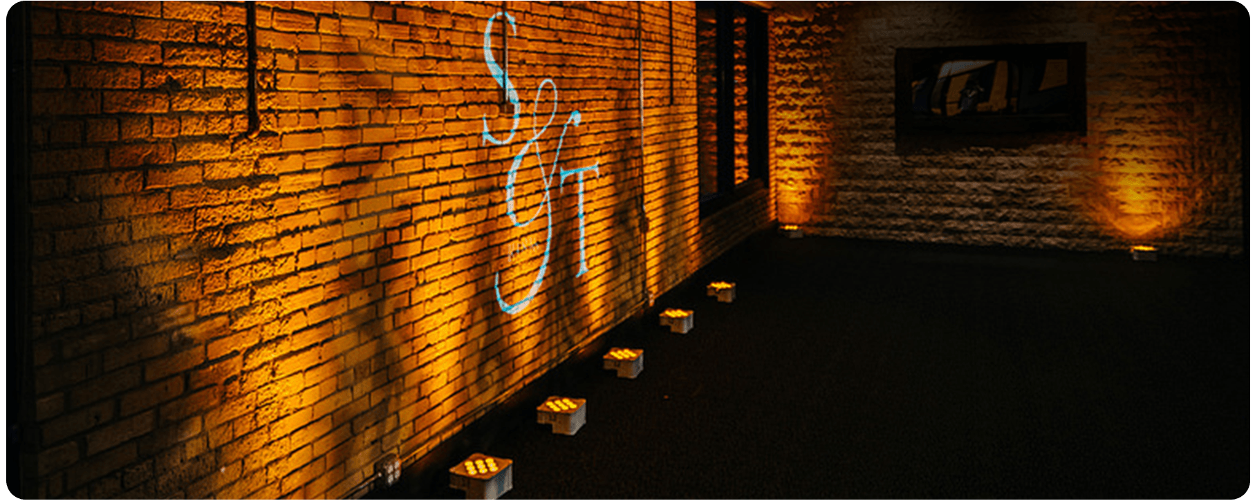 crux-Battery-Operated-Wireless-DMX-Uplights