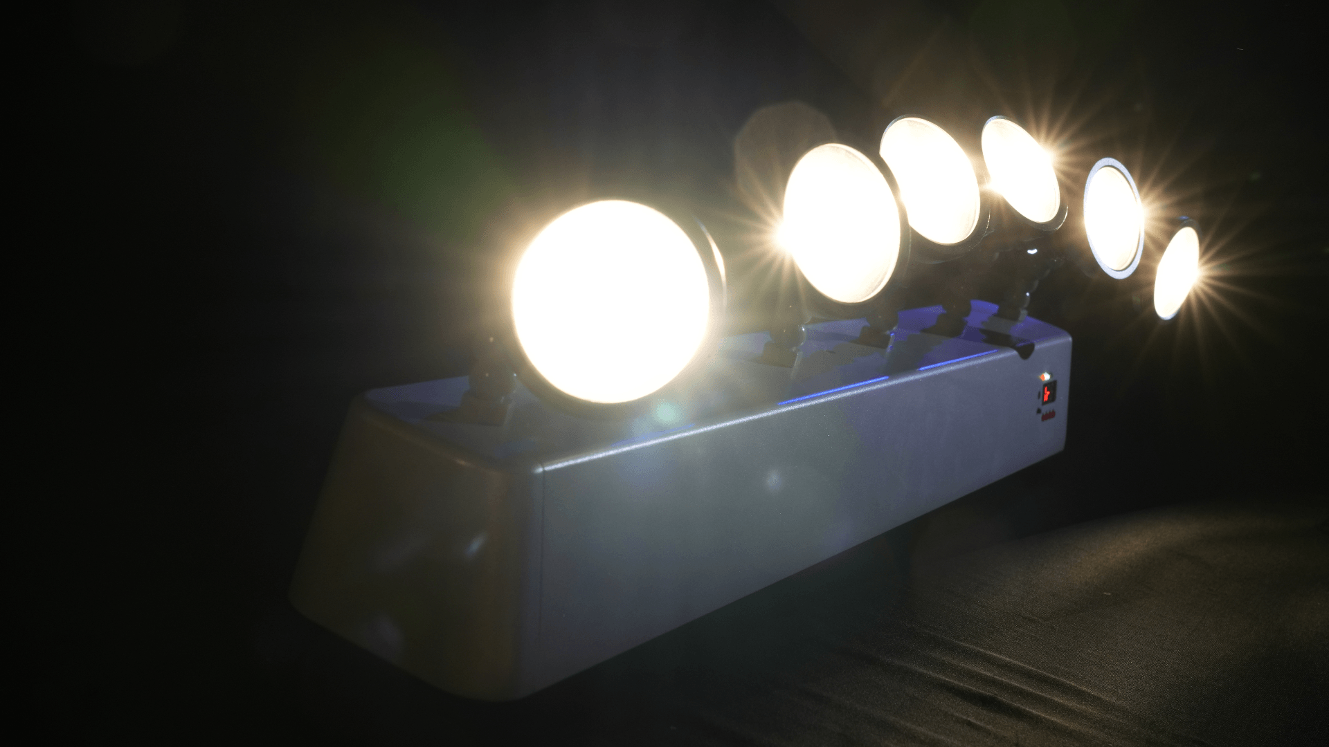 Battery Powered Pinspot Bar